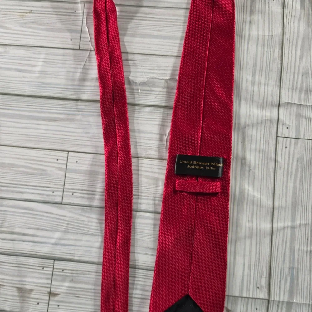 Umaid Bhawan Palace Jodhpur India Mens Red Textured Geometric Silk Necktie